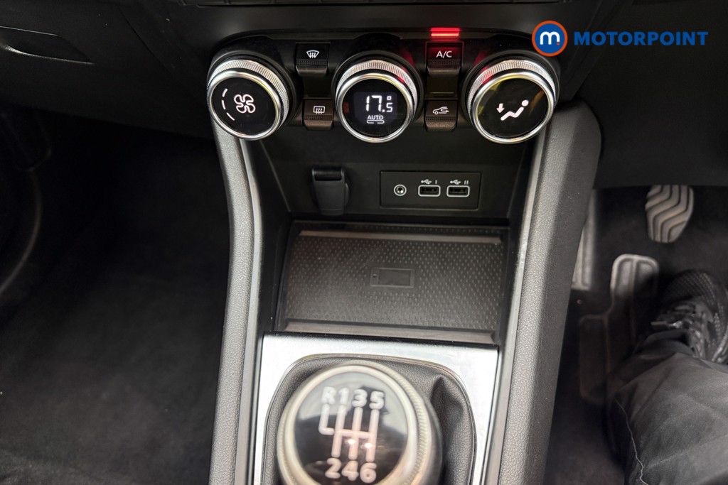 Renault Captur Techno Manual Petrol SUV - Stock Number (1642368) - 31st supplementary image