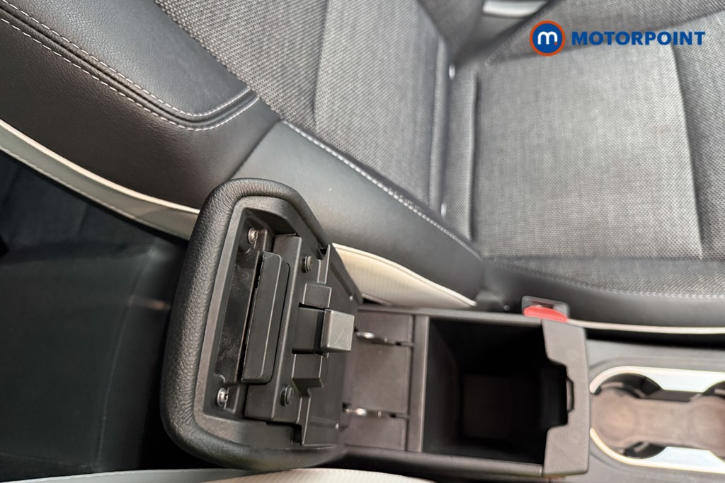 Renault Captur Techno Manual Petrol SUV - Stock Number (1642368) - 33rd supplementary image