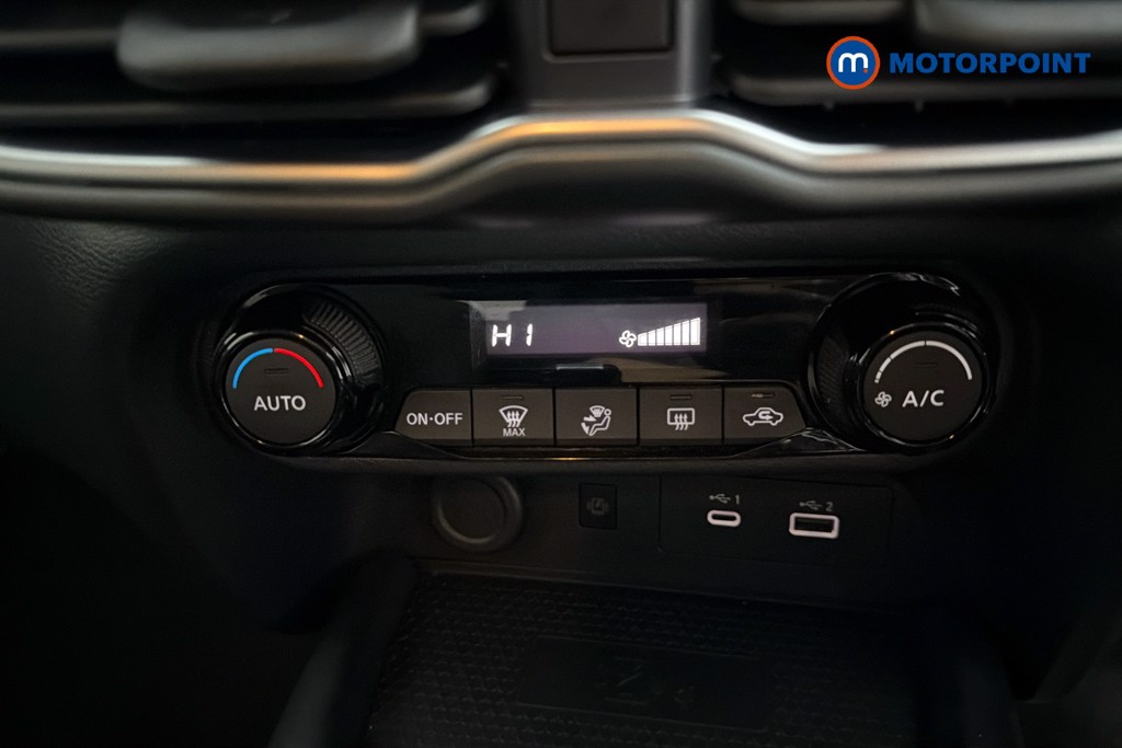 Nissan Juke N-Connecta Automatic Petrol SUV - Stock Number (1642412) - 12th supplementary image