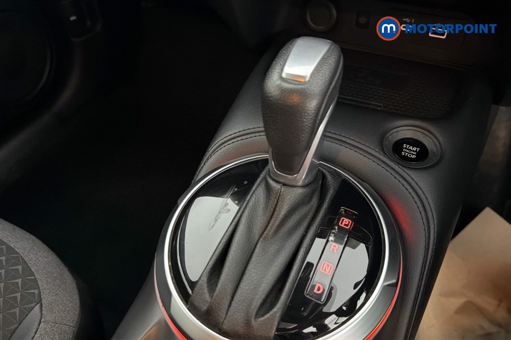 Nissan Juke N-Connecta Automatic Petrol SUV - Stock Number (1642412) - 15th supplementary image
