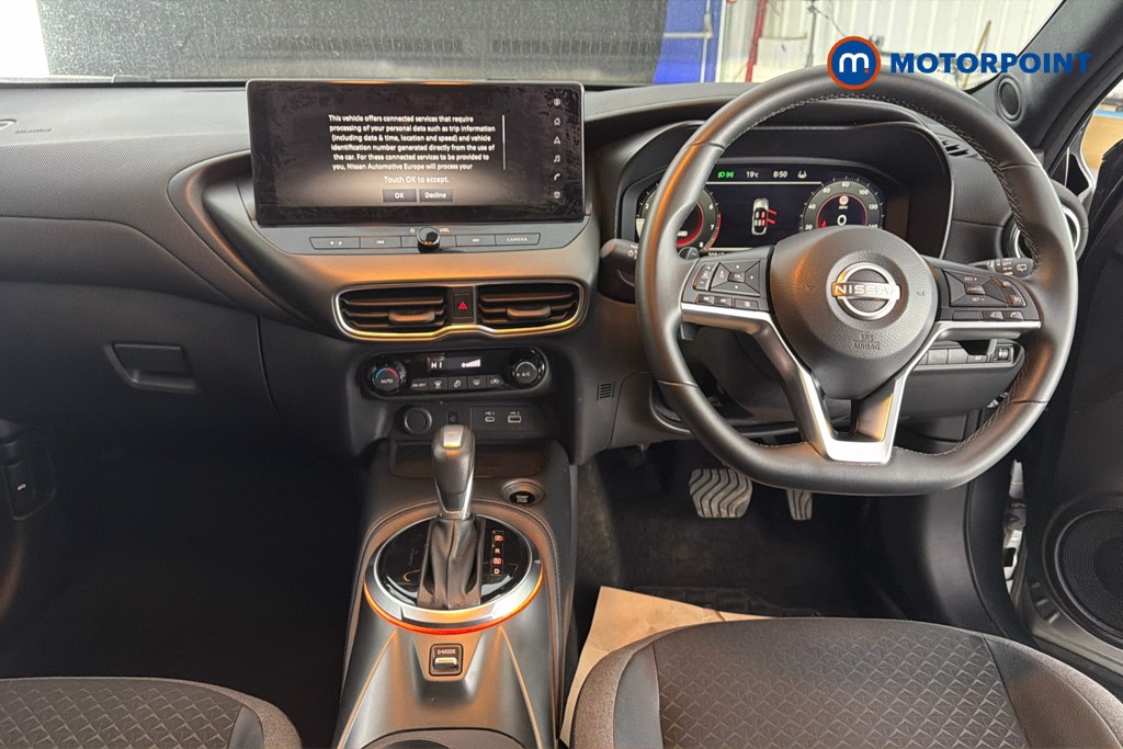 Nissan Juke N-Connecta Automatic Petrol SUV - Stock Number (1642412) - 1st supplementary image