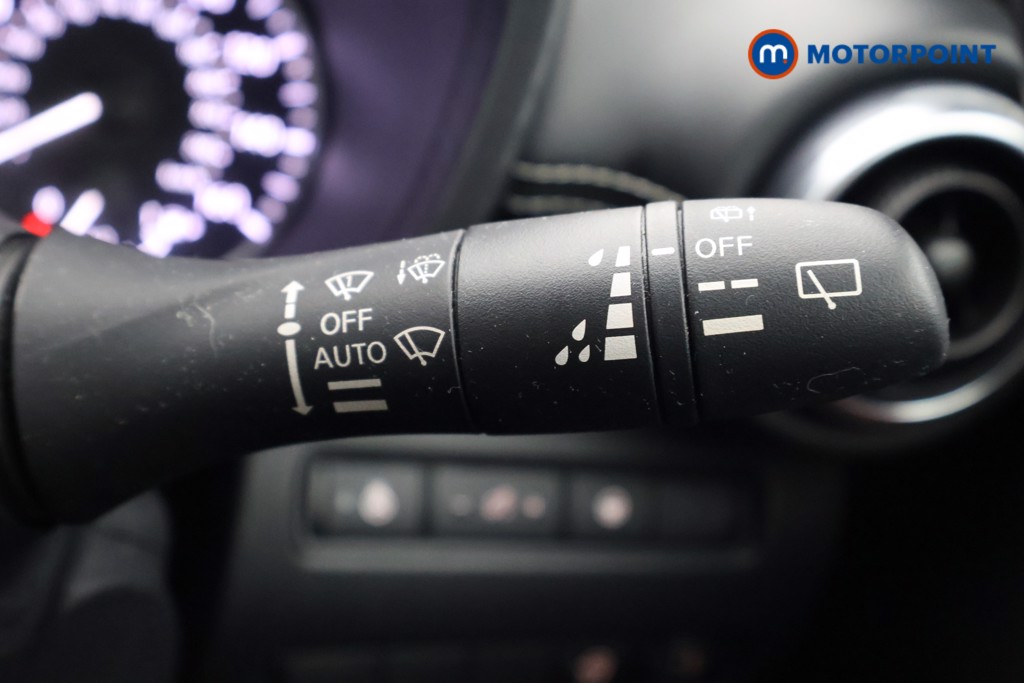 Nissan Juke Tekna Manual Petrol SUV - Stock Number (1644150) - 5th supplementary image
