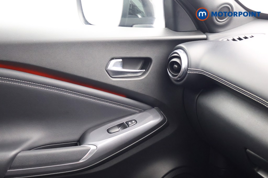 Nissan Juke Tekna Manual Petrol SUV - Stock Number (1644150) - 11th supplementary image