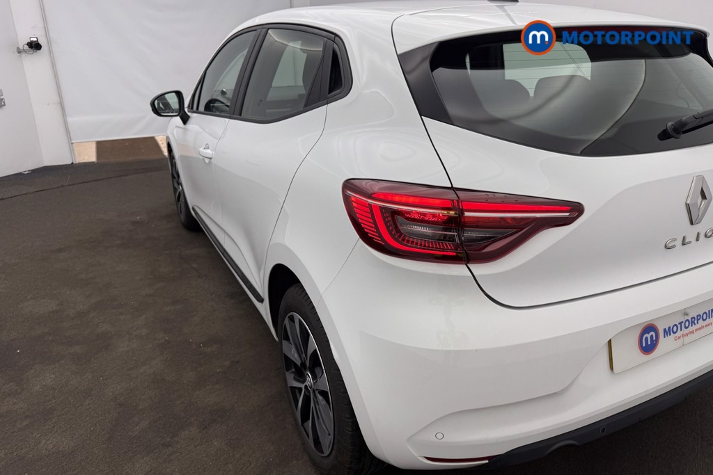 Renault Clio Evolution Manual Petrol Hatchback - Stock Number (1644544) - 5th supplementary image