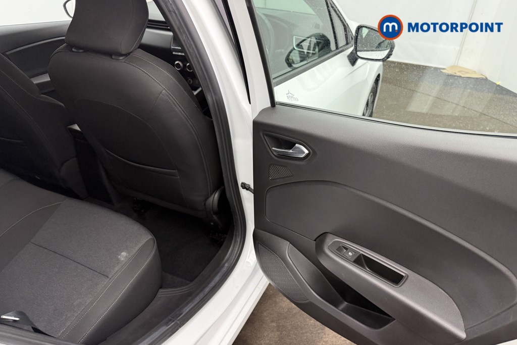 Renault Clio Evolution Manual Petrol Hatchback - Stock Number (1644544) - 14th supplementary image