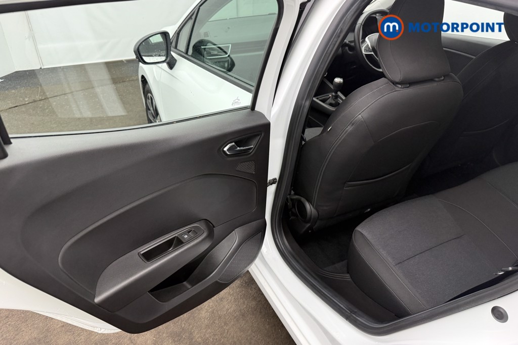 Renault Clio Evolution Manual Petrol Hatchback - Stock Number (1644544) - 16th supplementary image