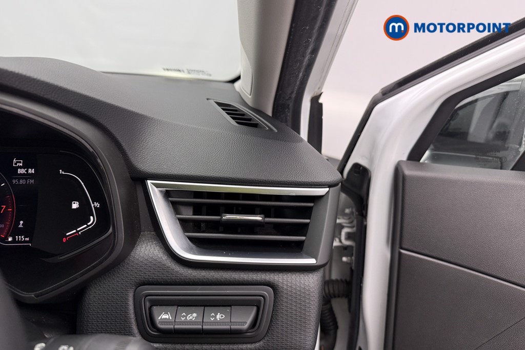Renault Clio Evolution Manual Petrol Hatchback - Stock Number (1644544) - 25th supplementary image