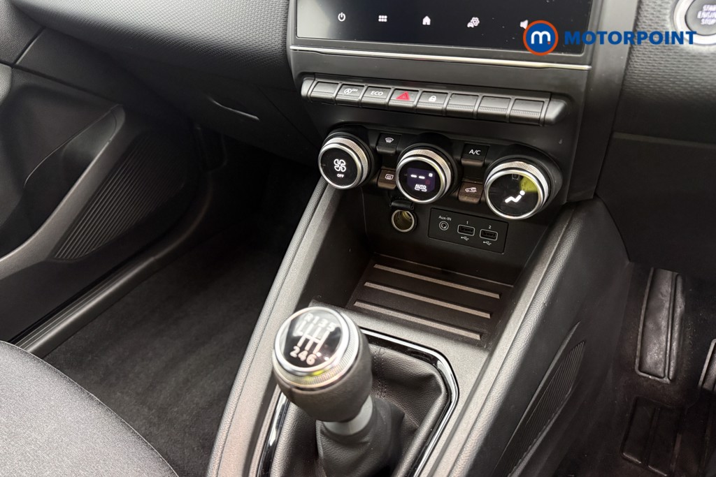 Renault Clio Evolution Manual Petrol Hatchback - Stock Number (1644544) - 29th supplementary image