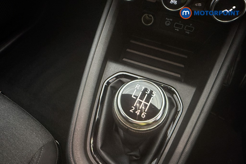 Renault Clio Evolution Manual Petrol Hatchback - Stock Number (1644544) - 30th supplementary image