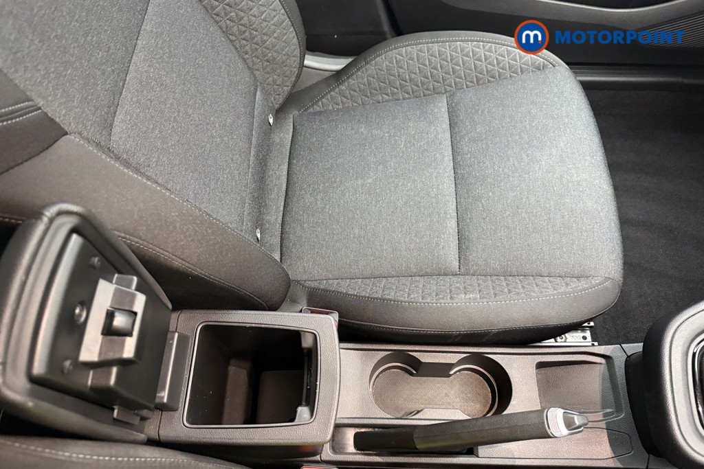 Renault Clio Evolution Manual Petrol Hatchback - Stock Number (1644544) - 31st supplementary image