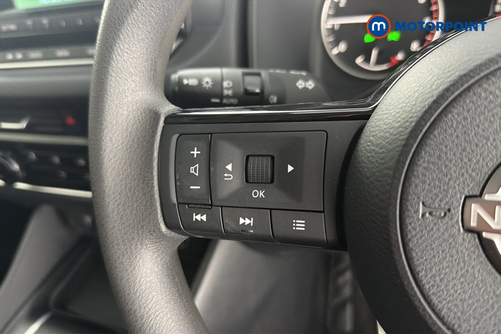 Nissan Qashqai Visia Manual Petrol SUV - Stock Number (1644556) - 4th supplementary image