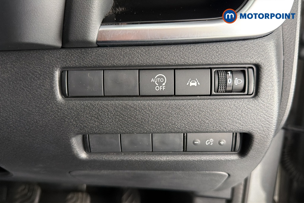Nissan Qashqai N-Connecta Manual Petrol SUV - Stock Number (1644558) - 11th supplementary image