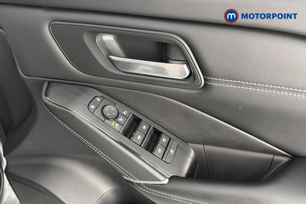 Nissan Qashqai N-Connecta Manual Petrol SUV - Stock Number (1644558) - 19th supplementary image