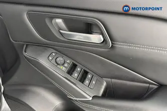 Nissan Qashqai N-Connecta Manual Petrol SUV - Stock Number (1644558) - 19th supplementary image