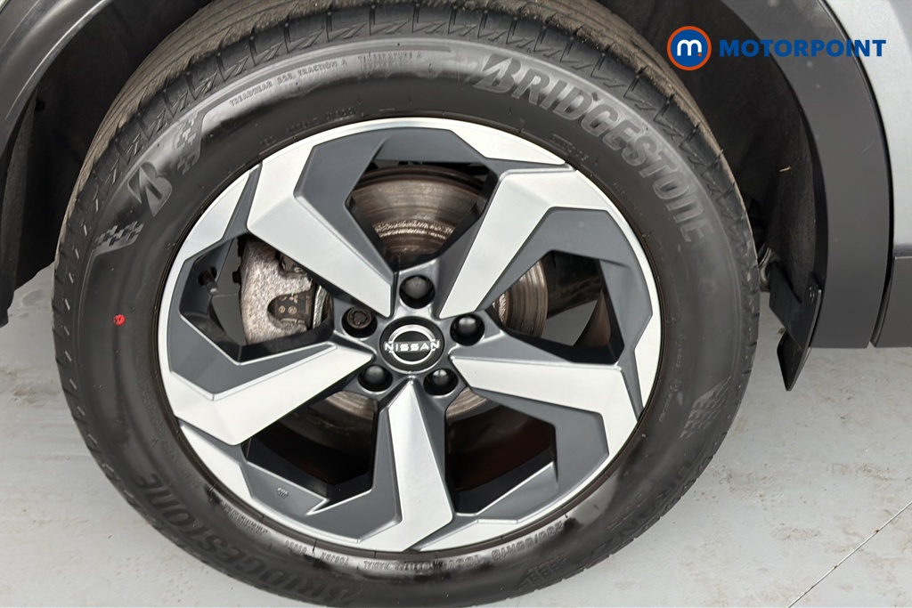 Nissan Qashqai N-Connecta Manual Petrol SUV - Stock Number (1644558) - 46th supplementary image