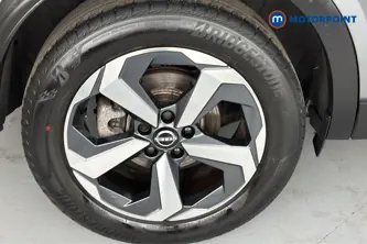 Nissan Qashqai N-Connecta Manual Petrol SUV - Stock Number (1644558) - 46th supplementary image