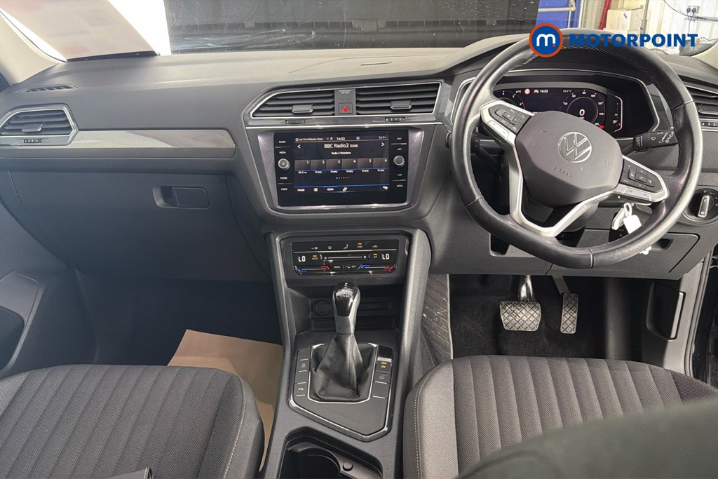 Volkswagen Tiguan Allspace Life Automatic Petrol SUV - Stock Number (1644620) - 1st supplementary image