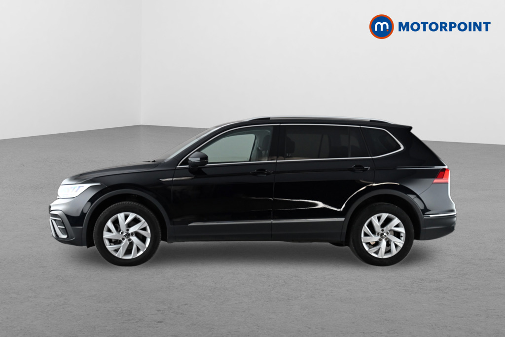 Volkswagen Tiguan Allspace Life Automatic Petrol SUV - Stock Number (1644620) - Passenger side front corner
