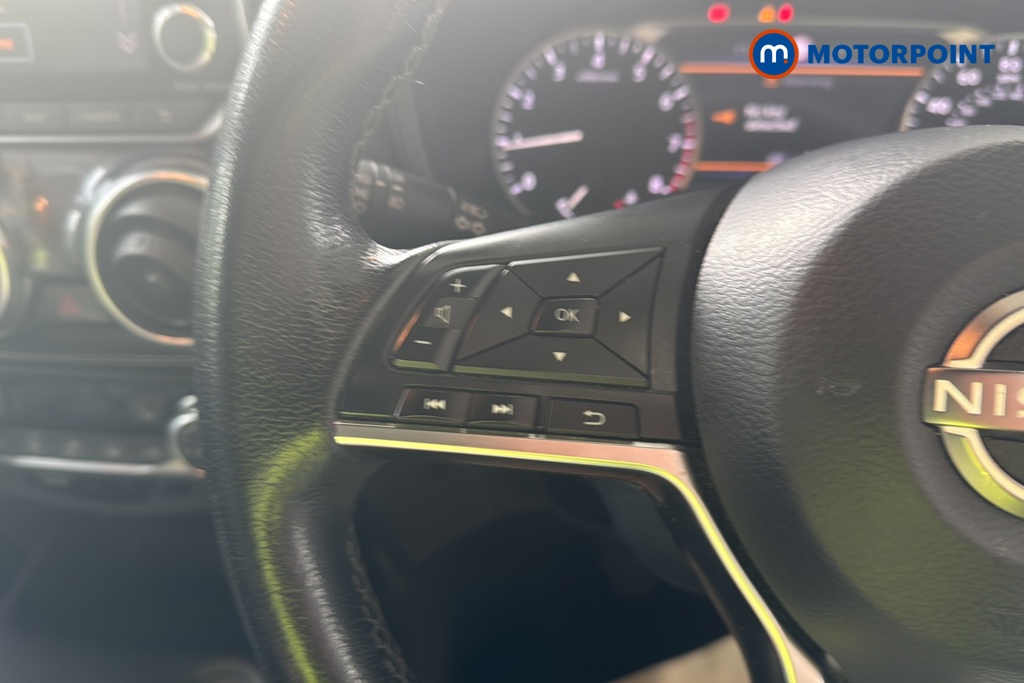 Nissan Juke Tekna Manual Petrol SUV - Stock Number (1645267) - 4th supplementary image