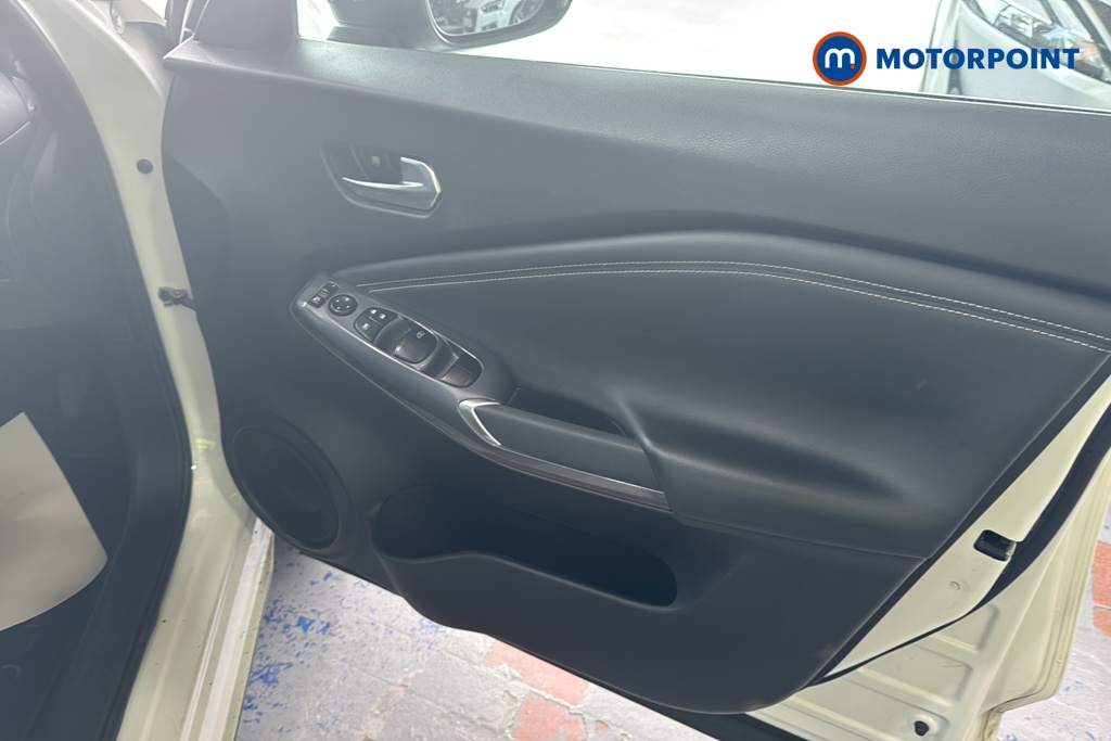 Nissan Juke Tekna Manual Petrol SUV - Stock Number (1645267) - 18th supplementary image