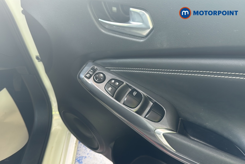 Nissan Juke Tekna Manual Petrol SUV - Stock Number (1645267) - 19th supplementary image