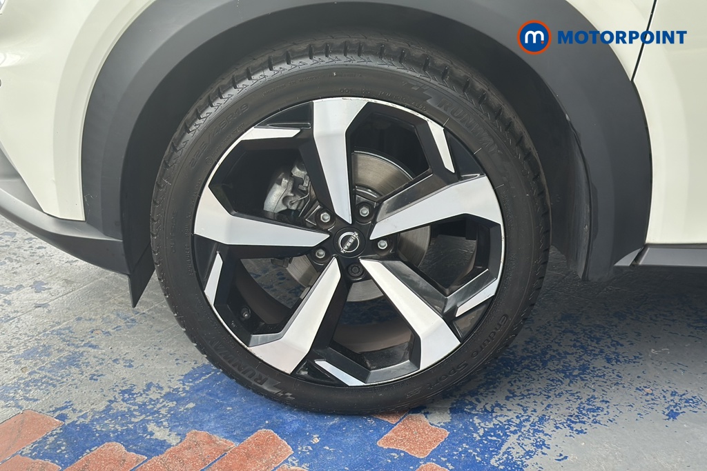 Nissan Juke Tekna Manual Petrol SUV - Stock Number (1645267) - 44th supplementary image