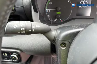 Toyota Yaris Icon Automatic Petrol-Electric Hybrid Hatchback - Stock Number (1645680) - 5th supplementary image