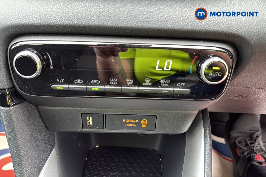 Toyota Yaris Icon Automatic Petrol-Electric Hybrid Hatchback - Stock Number (1645680) - 12th supplementary image