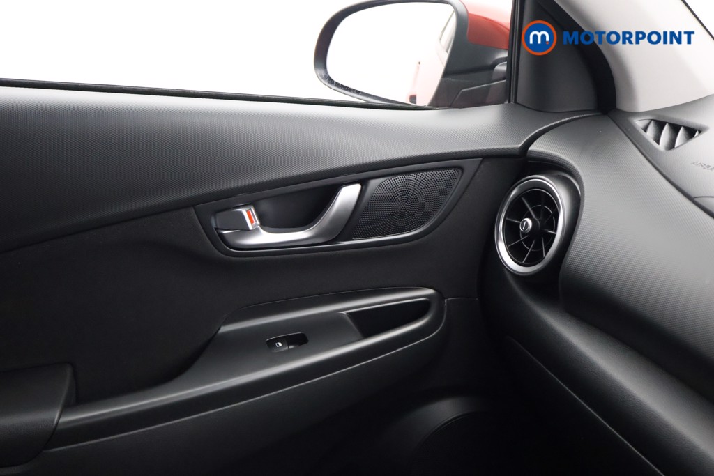 Hyundai Kona Premium Automatic Petrol-Electric Hybrid SUV - Stock Number (1645722) - 8th supplementary image