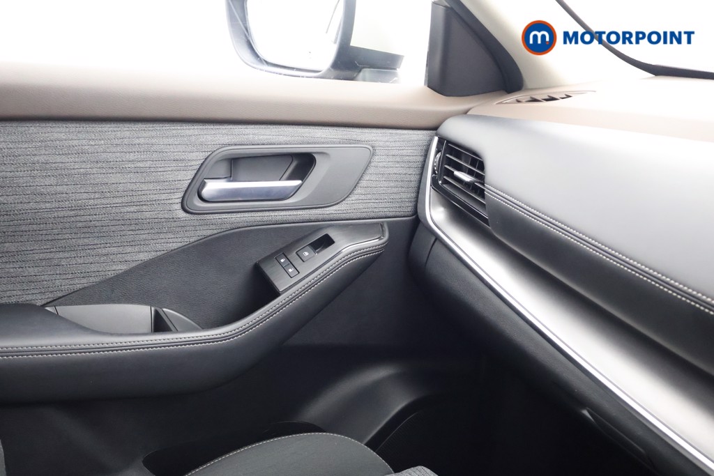 Nissan X-Trail Acenta Premium Automatic Petrol-Electric Hybrid SUV - Stock Number (1645812) - 8th supplementary image