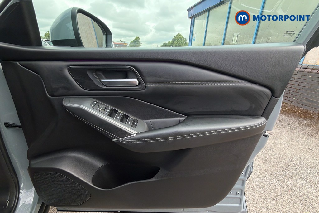 Nissan Qashqai N-Connecta Manual Petrol SUV - Stock Number (1646179) - 19th supplementary image