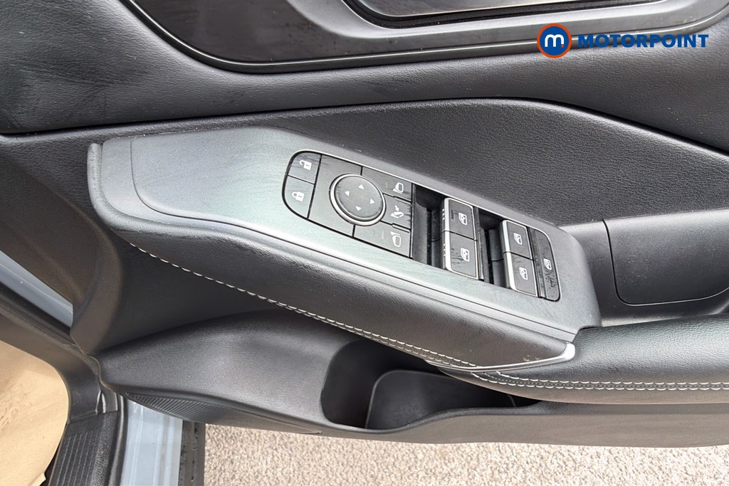 Nissan Qashqai N-Connecta Manual Petrol SUV - Stock Number (1646179) - 20th supplementary image