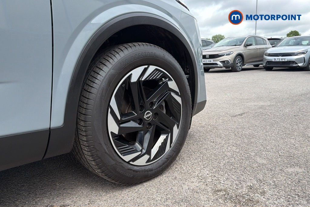 Nissan Qashqai N-Connecta Manual Petrol SUV - Stock Number (1646179) - 50th supplementary image
