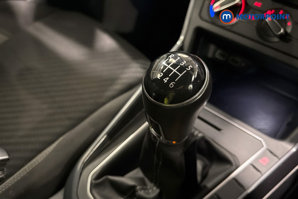 Volkswagen Polo R-Line Manual Petrol Hatchback - Stock Number (1646936) - 15th supplementary image