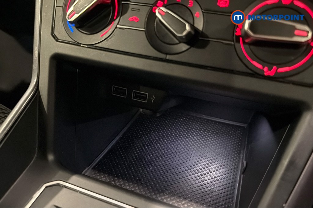 Volkswagen Polo R-Line Manual Petrol Hatchback - Stock Number (1646936) - 17th supplementary image
