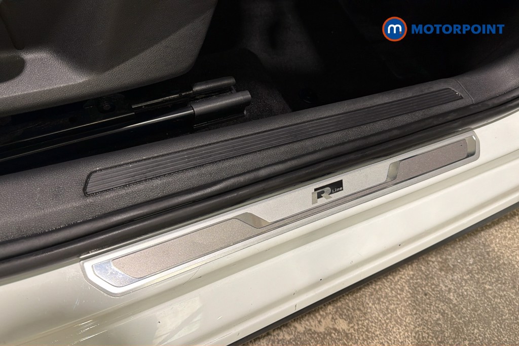 Volkswagen Polo R-Line Manual Petrol Hatchback - Stock Number (1646936) - 27th supplementary image