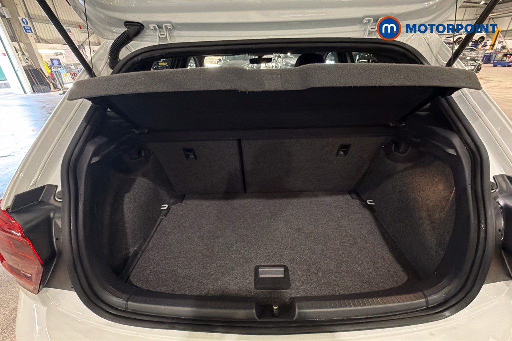 Volkswagen Polo R-Line Manual Petrol Hatchback - Stock Number (1646936) - 33rd supplementary image