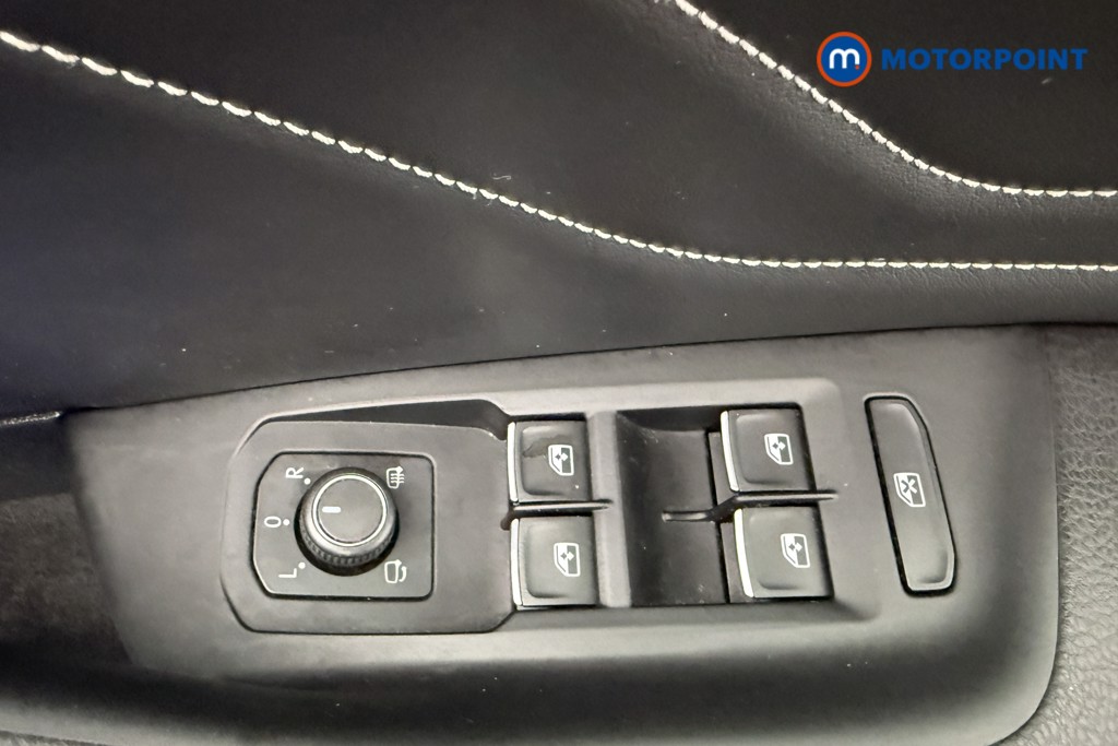 Volkswagen Passat R-Line Automatic Petrol Saloon - Stock Number (1647738) - 18th supplementary image