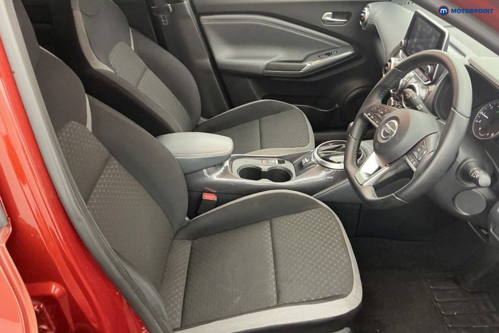 Nissan Juke N-Connecta Automatic Petrol SUV - Stock Number (1648339) - 5th supplementary image