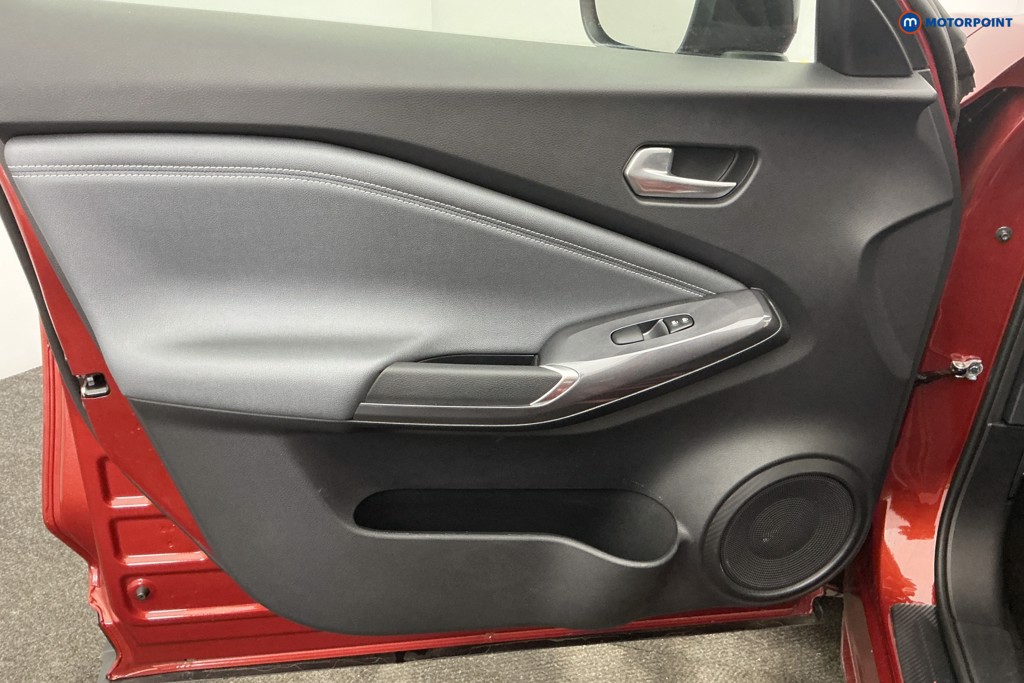 Nissan Juke N-Connecta Automatic Petrol SUV - Stock Number (1648339) - 13th supplementary image