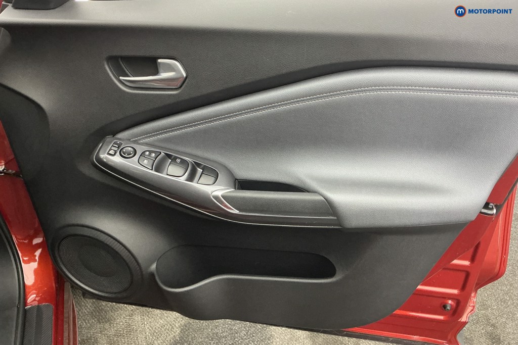 Nissan Juke N-Connecta Automatic Petrol SUV - Stock Number (1648339) - 14th supplementary image