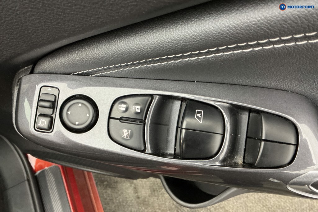 Nissan Juke N-Connecta Automatic Petrol SUV - Stock Number (1648339) - 15th supplementary image