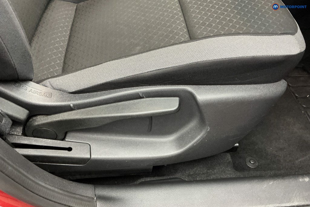 Nissan Juke N-Connecta Automatic Petrol SUV - Stock Number (1648339) - 19th supplementary image