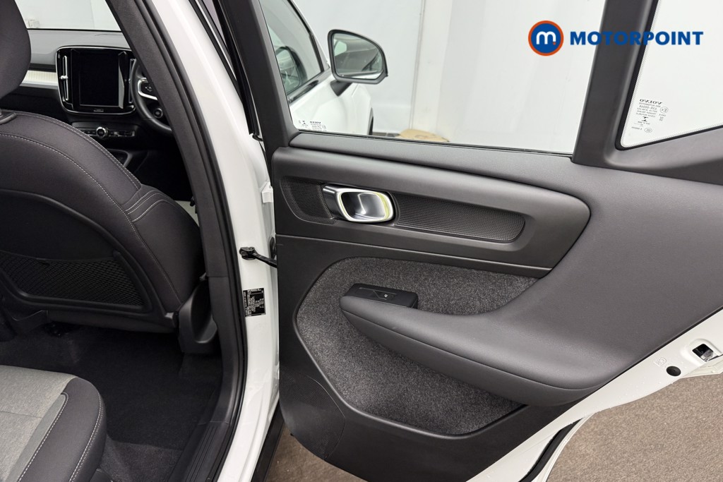 Volvo Xc40 Plus Automatic Petrol SUV - Stock Number (1649610) - 14th supplementary image