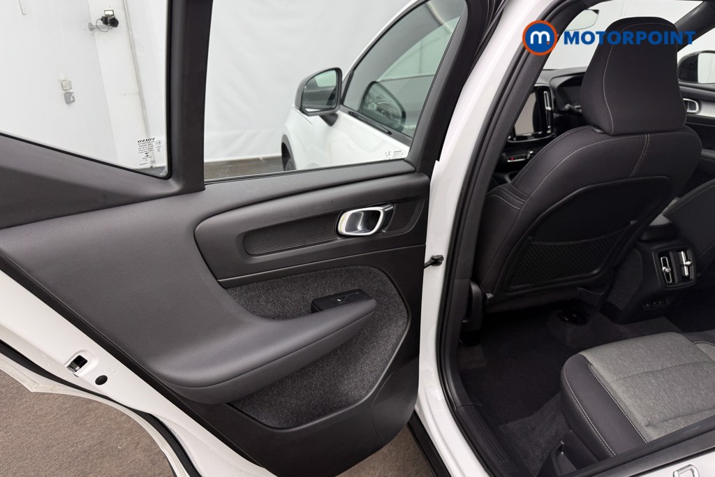 Volvo Xc40 Plus Automatic Petrol SUV - Stock Number (1649610) - 17th supplementary image