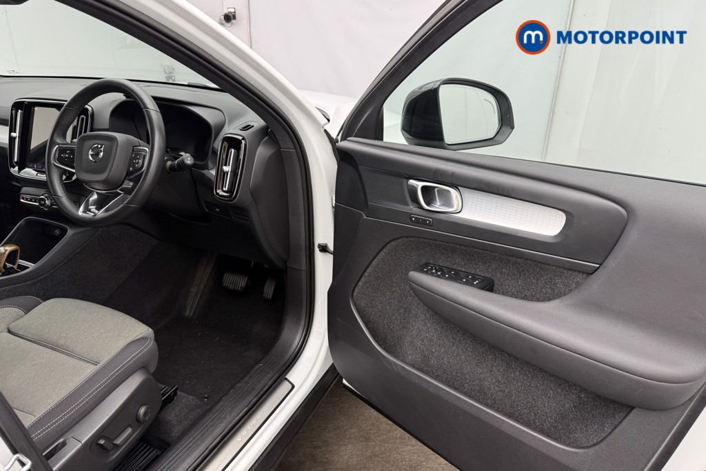 Volvo Xc40 Plus Automatic Petrol SUV - Stock Number (1649610) - 23rd supplementary image