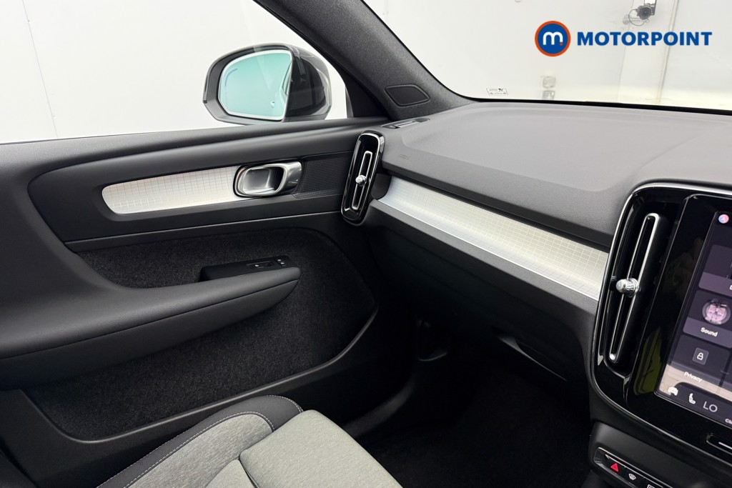 Volvo Xc40 Plus Automatic Petrol SUV - Stock Number (1649610) - 25th supplementary image
