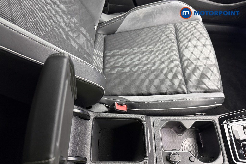 Volkswagen Golf R-Line Automatic Petrol Hatchback - Stock Number (1649644) - 28th supplementary image
