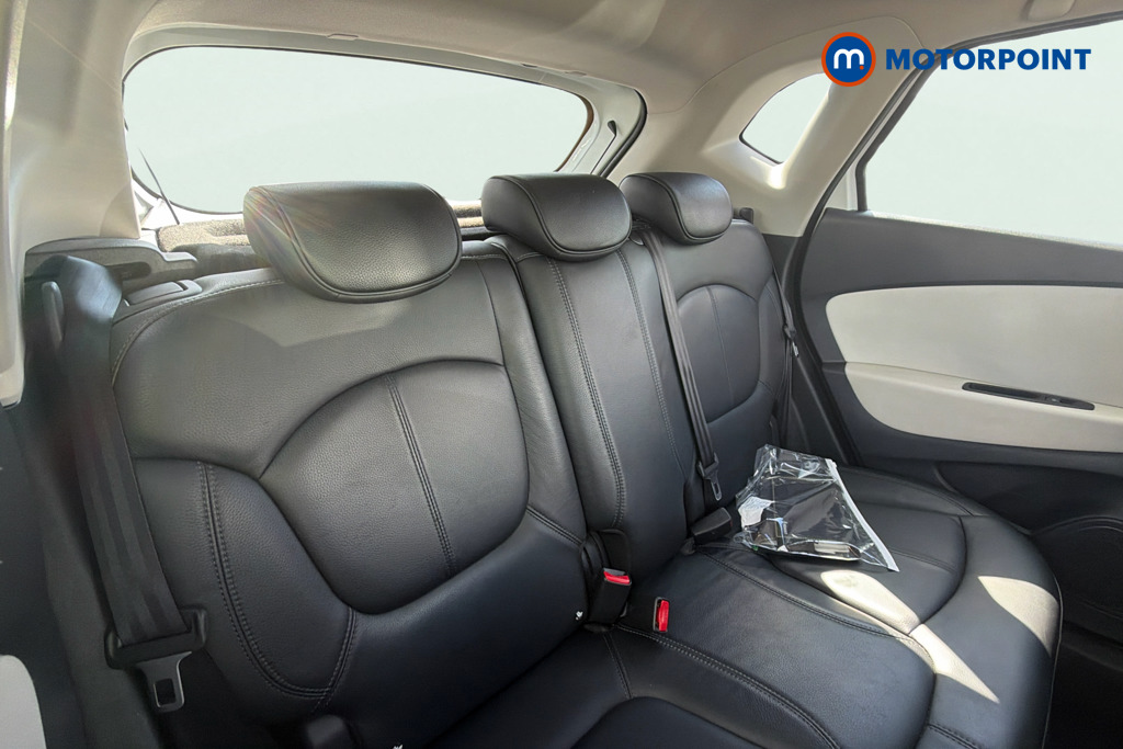 Renault Captur Gt Line Manual Petrol SUV - Stock Number (1650266) - Passenger side