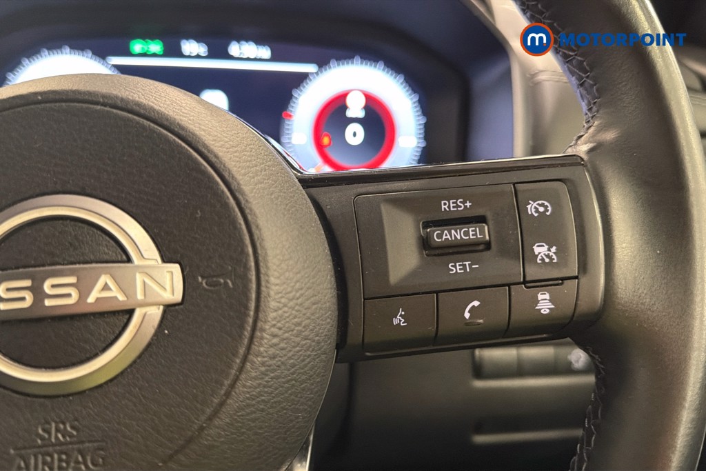 Nissan Qashqai N-Connecta Manual Petrol SUV - Stock Number (1650677) - 4th supplementary image